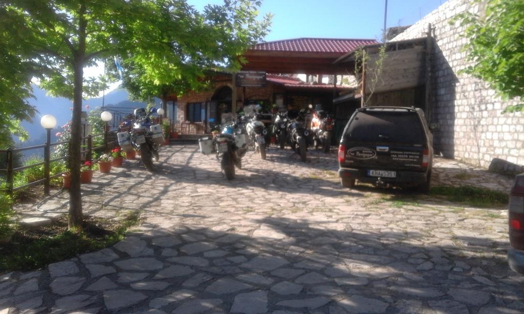 To Panorama Hotel Agrafa ภายนอก รูปภาพ
